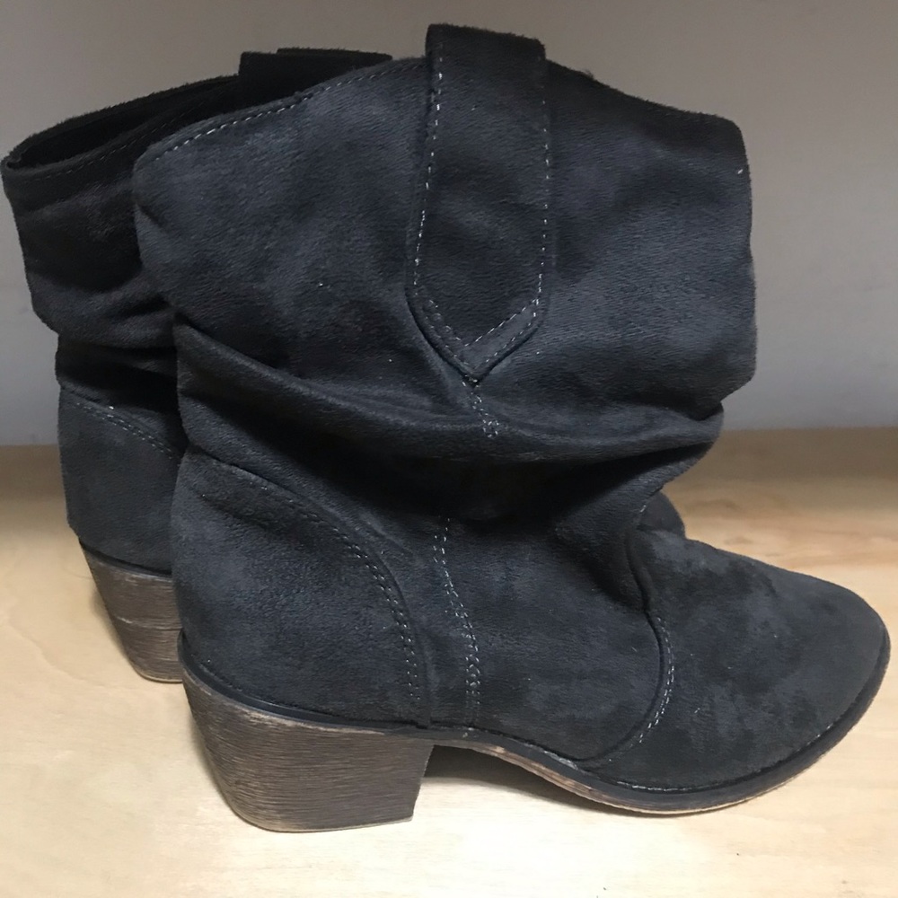 grey cowboy style ankle boot w/stacked heel
